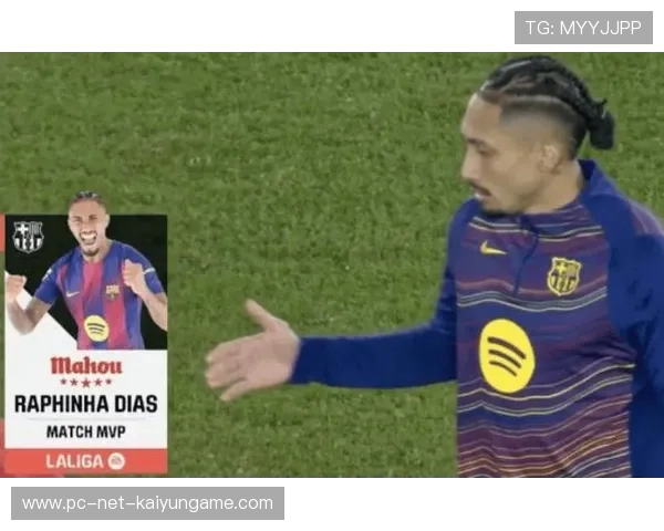 巴萨由佩德里送出穿透直塞，拉菲尼亚推射轻松得分